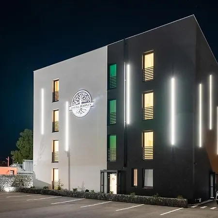 Ξενοδοχείο Zemplen 4*